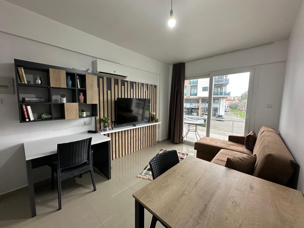 Yukarı Girne 1+1 Daily Rental Apartment in Center — Fotoğraf 1/6